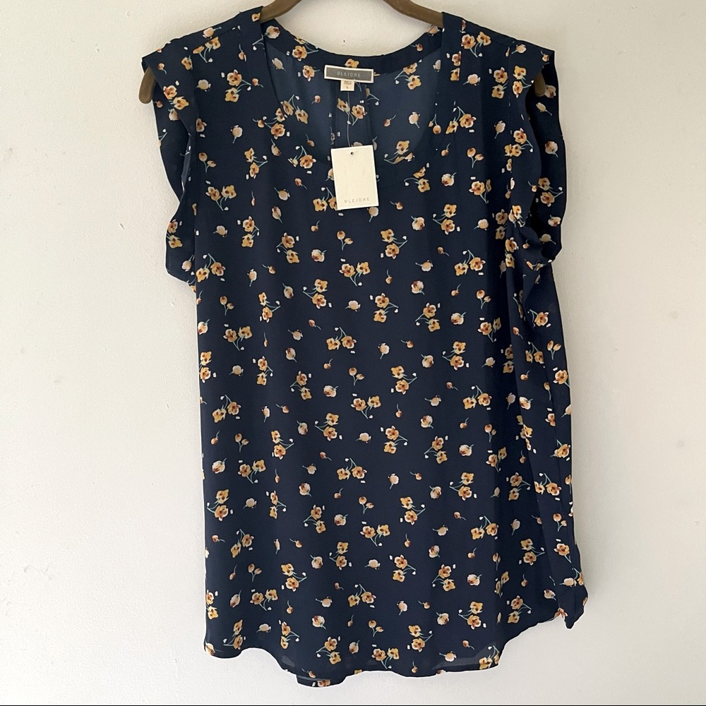 PLEIONE Navy Blue Floral Sleeveless Blouse Size Large. Gently worn.